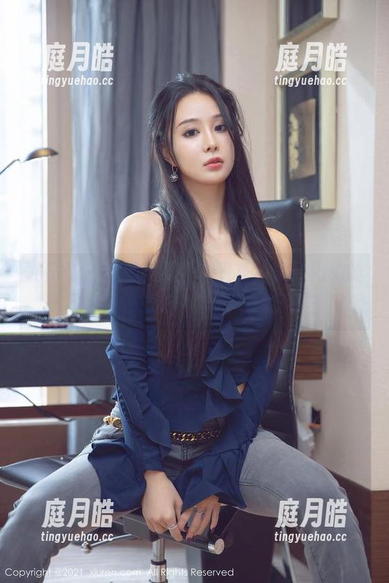 尤蜜荟 - 不柠bling的图集，隐隐约约的美足，来一张不上档次的模特不？！
