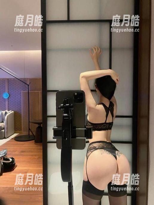 微密圈 - 作品一览，谁能抗拒左公子666的红色包臀诱惑？