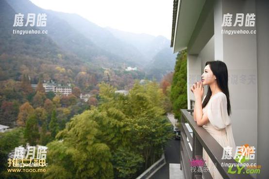 推女神-思淇Sukiii 推女神 - 思淇Sukiii的毛衣照再度更新,每一张图片都在说冬天的悄悄话。