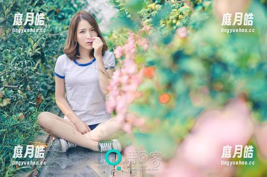 推女神 - 绮里嘉Ula的运动写真：你能不能把我这壁纸背下？