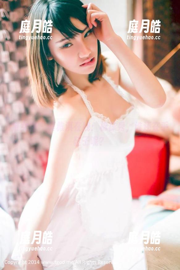推女神 - 莫雅淇在线：棉袜秀，谁还在乎鞋子呢？
