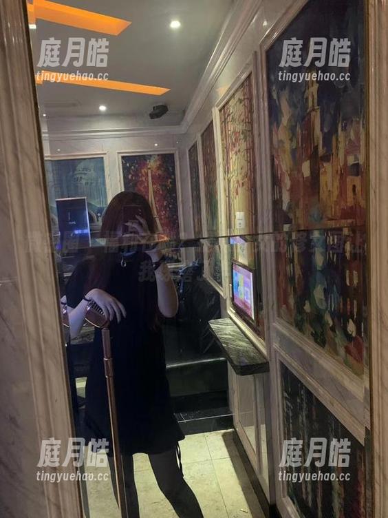 微密圈 - 福利在哪？提袜少女的修女图让我琢磨了半天