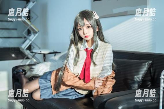 这些高清图集里日奈娇的套装，似乎狠狠挑衅了一下我的搭配能力…