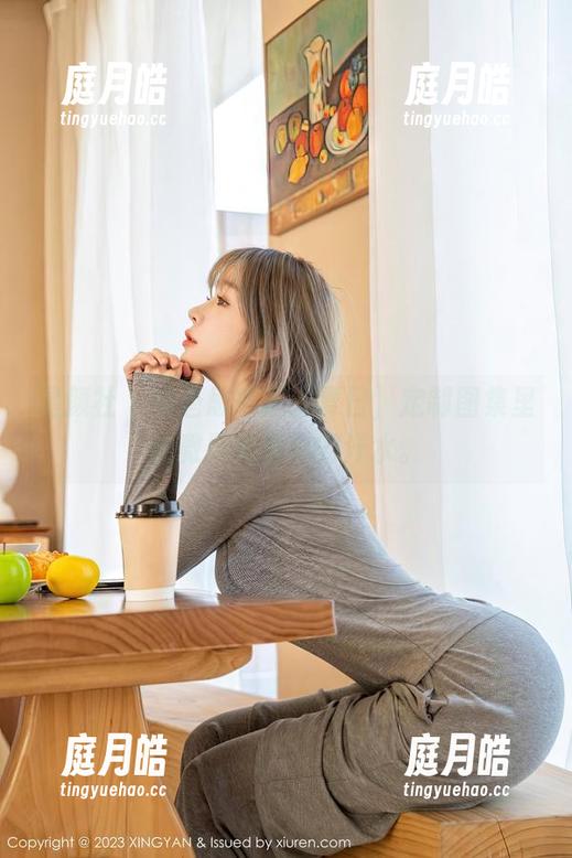 星颜社 - 当唐思琪遇上夏日，定制图集里的微风和偶尔的汗水。