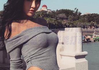 微密圈 – 谁能拒绝李嘉欣97的比基尼私拍？资源里总有一张能打动你。