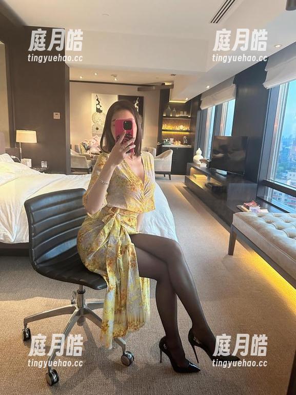 微密圈 - 精选果儿Victoria的棉袜，来一场说起来很无辜却又让人意乱神迷。