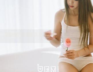 果团网 – 周妍希的写真集又来更新了，女王正在教你什么是风范