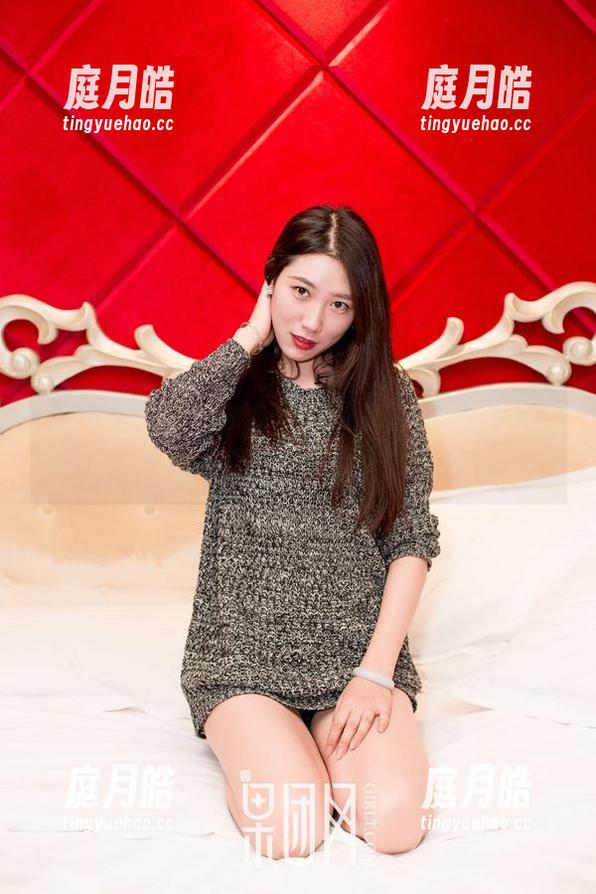 果团网 - 蜜桃Q妹儿的写真更新：这份温柔让人心软？