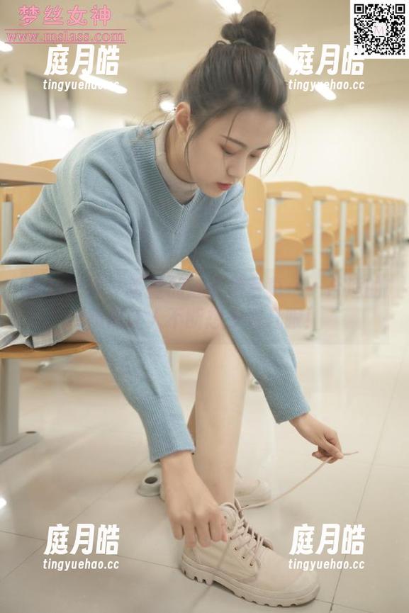 梦丝女神-香萱 梦丝女神 - 香萱的连衣裙写真——合适的距离让人不断想多看几眼!