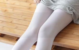 森萝财团 – 吸吸的旅行日记：小清新少女的白丝美图，下载前保证不吃瓜哦！