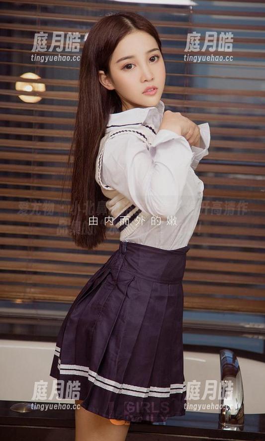 爱尤物 - 小北鼻的浴室悦享：揭开高清作品集的“水雾迷离”面纱！