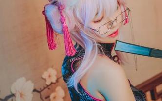 猫君君MaoJun的最新“杀阶秘书狐”,我就在想,它的猫耳和尾巴会不会给我点启发?