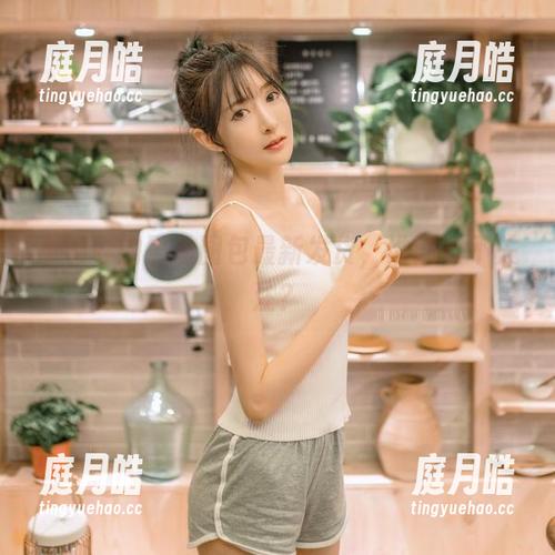 王羽杉的黑丝图包最新发货，谁还敢不关注？