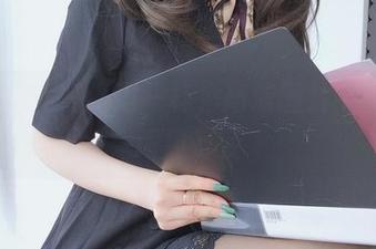 像白银81在海边一样，高清图片中藏着的瞬息万变