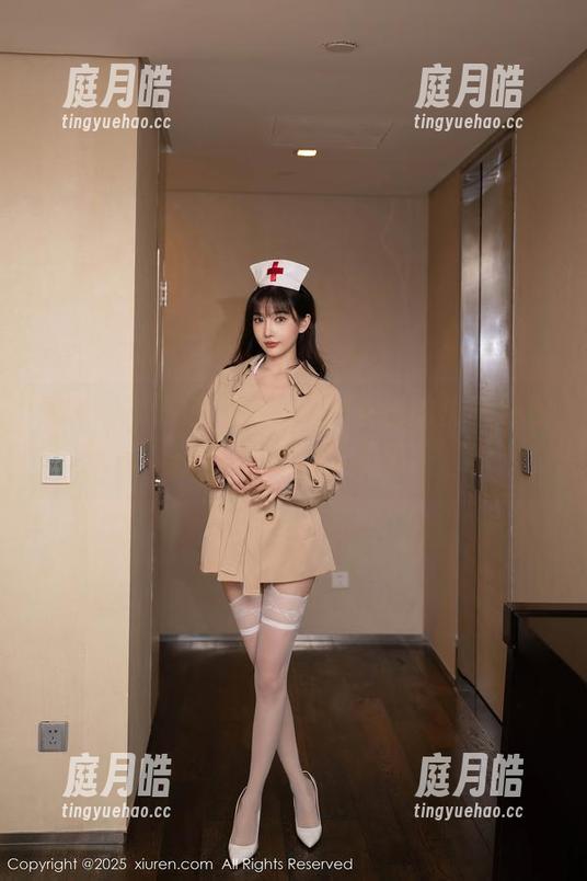 秀人网 - 资源拼图，允尔女王的优雅与气场，一切都自带配乐。