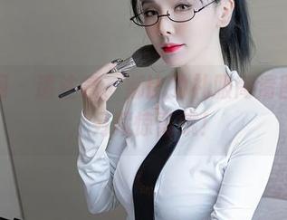 秀人网 – 请注意,娜比的礼服高清图包中,另藏惊喜哦!