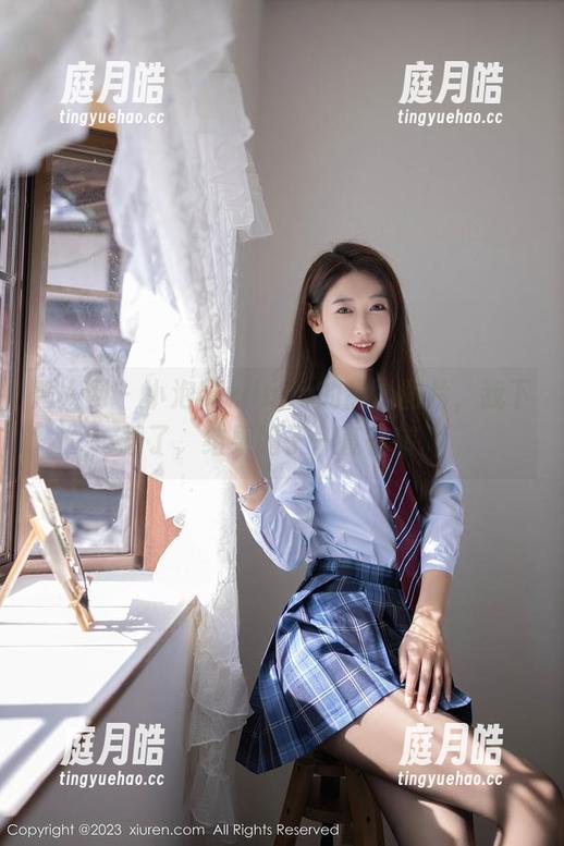 秀人网 - 小泡芙winna的甜心图片，我下载了，结果脑子一直在转。