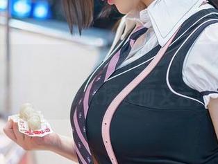 秀人网 – 在静谧的空间里，张思允Nice的白丝写真意味深长而又若隐若现