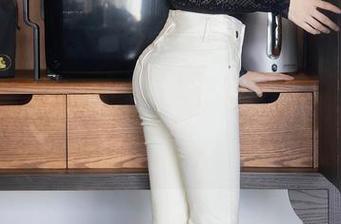 秀人网 – 徐莉芝Booty的一次校园探险，结果美图和套图满载而归，这能算是一种艺术吗？