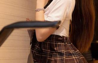 秀人网 – 杜viki、皮衣和我的失落——看这组照片,我竟没勇气追风了。