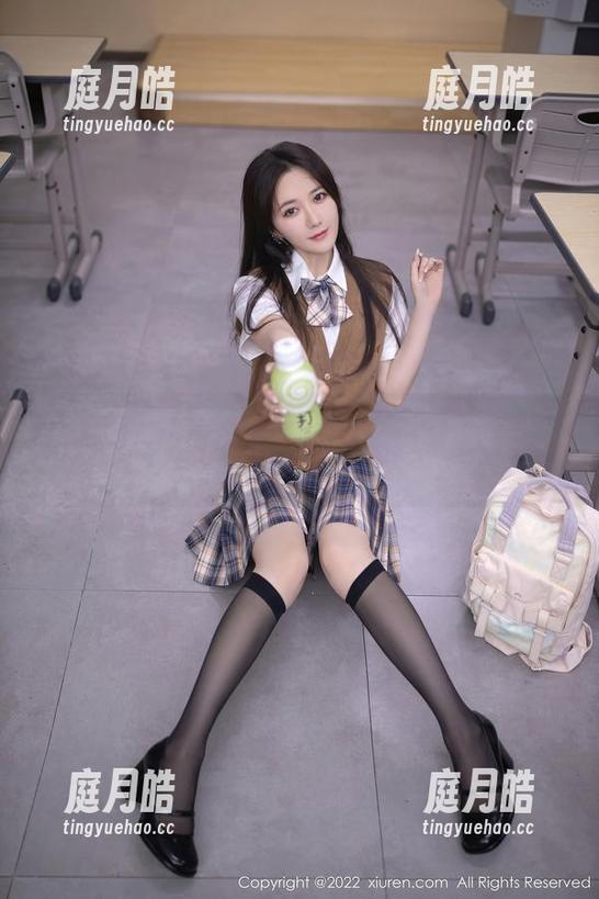 秀人网-艾小青 秀人网 - 艾小青的图集大揭秘,透明里的福利你可要抓紧!痛快!