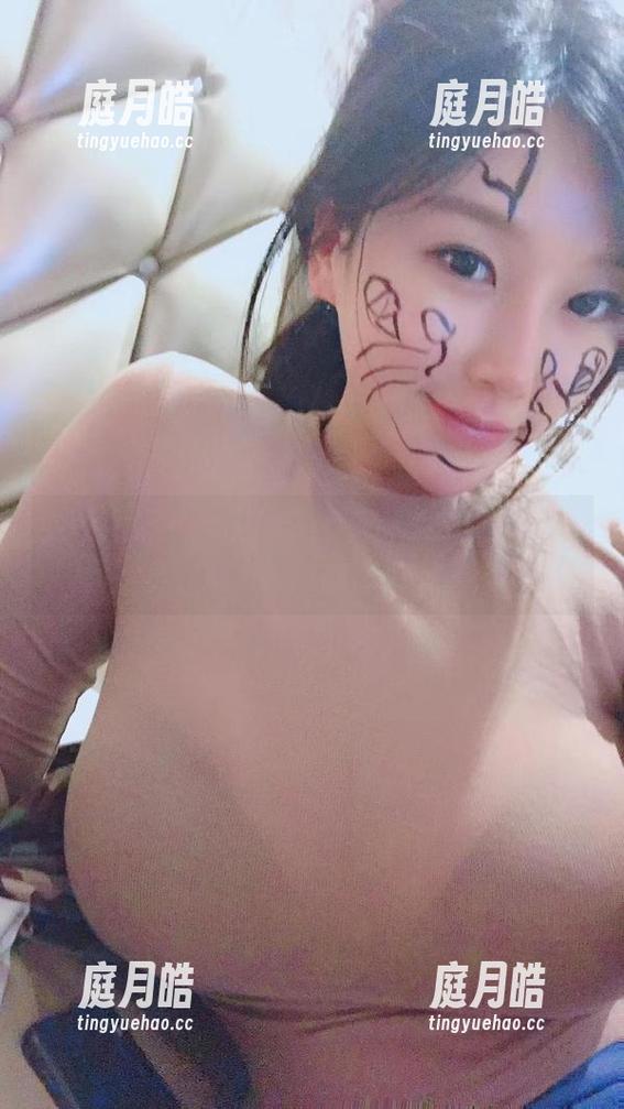 微密圈 - 童小芯的蓝紫色调大战，美图下载比比谁家强！