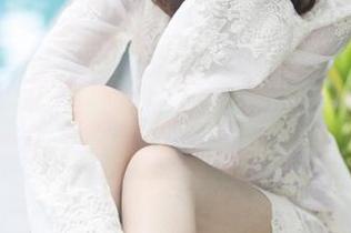 美媛馆 – 最新美图→方子萱的空姐制服，看来飞到哪里都是风景线。