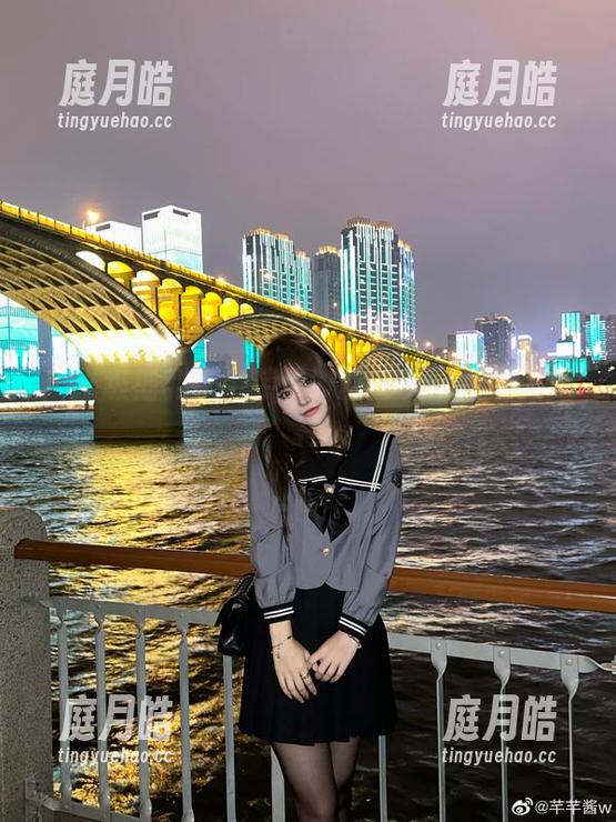 芊芊酱w 产出级福利!芊芊酱w的修女图集让人走神