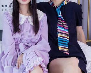 袜啵啵 – 奶油带着她的两双板鞋,免费写真教你如何“穿”出趣味。