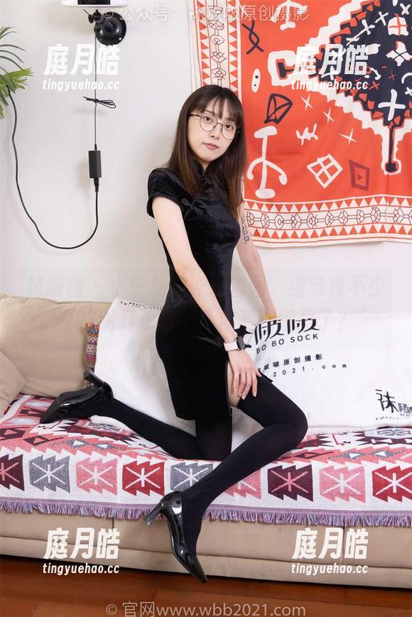 袜啵啵 - 小安私拍泳装套图，细节真不少，不过我只想问，“你看到哪里了？”