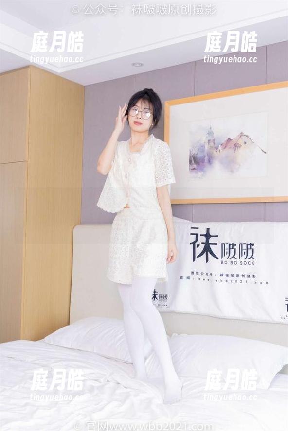 袜啵啵 - 厚肉丝的私拍，甜甜圈每一帧都是满满的暗示，你懂的吧？