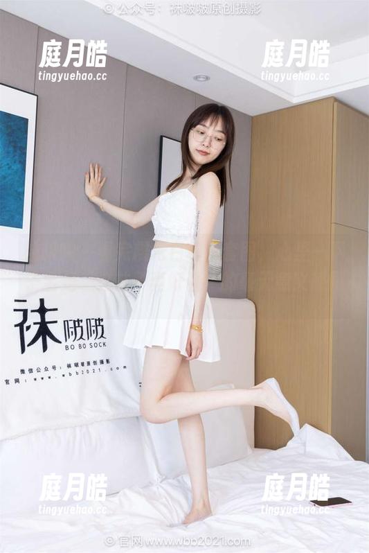 袜啵啵-糯米 袜啵啵 - 看完糯米白棉袜套图,心里一下子全是“这袜子真好看”的毫无意义感慨。