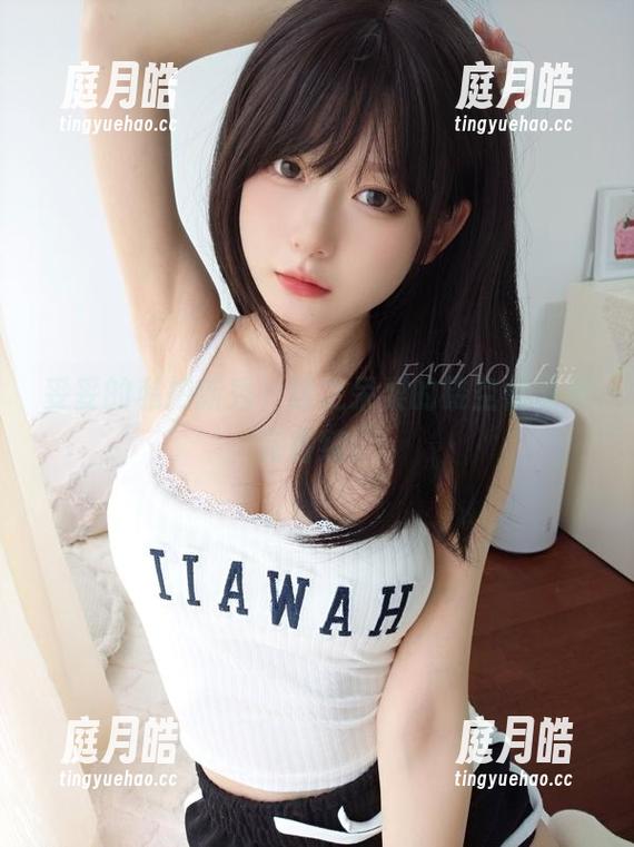 妥妥的私拍新秀，迷之呆梨的镂空传说未完待续。