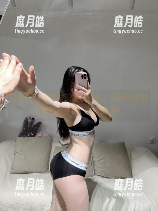 微密圈 - 浴室里的欢乐时光，铁锤姐姐的免费淋浴图册，水花四溅！