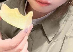 闪月半的黑色图集——好像把夜晚打包了,连灯光都舍不得开!