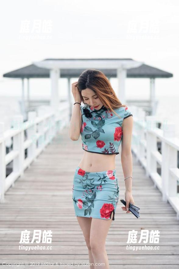 魅妍社 - 小乔Joyi的写真更新：御姐范儿又飒又美，真让人想多看几眼。