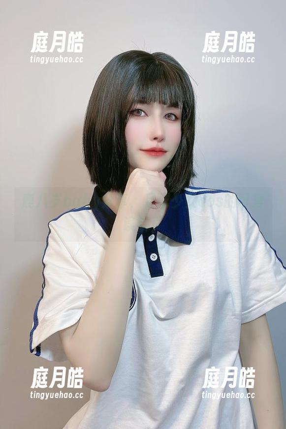 鹿八岁baby分享，足球少女cos的可爱误解！