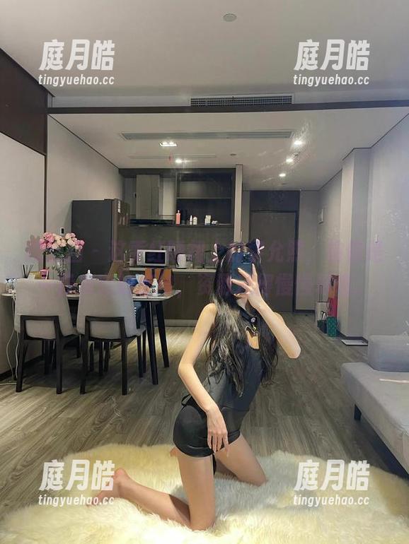 微密圈 - 这枣红睡裙上的黎允熙，仿佛是一段未完的旋律，资源还得慢慢琢磨。