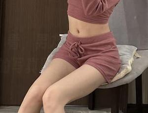 微密圈 – 看，男友的视角下黎允熙baby的写真图集，别说欣赏哦