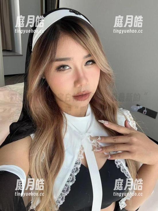 微密圈 - 黑饱宝白衬衫图集，看最新的“白”怎么把“黑”装点个遍